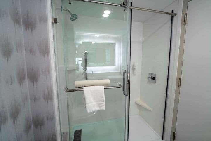 Bathroom shower