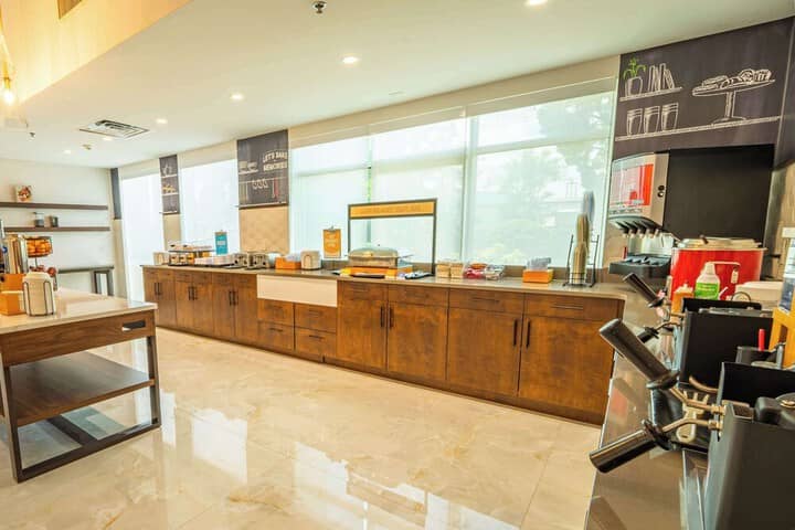 Breakfast area
